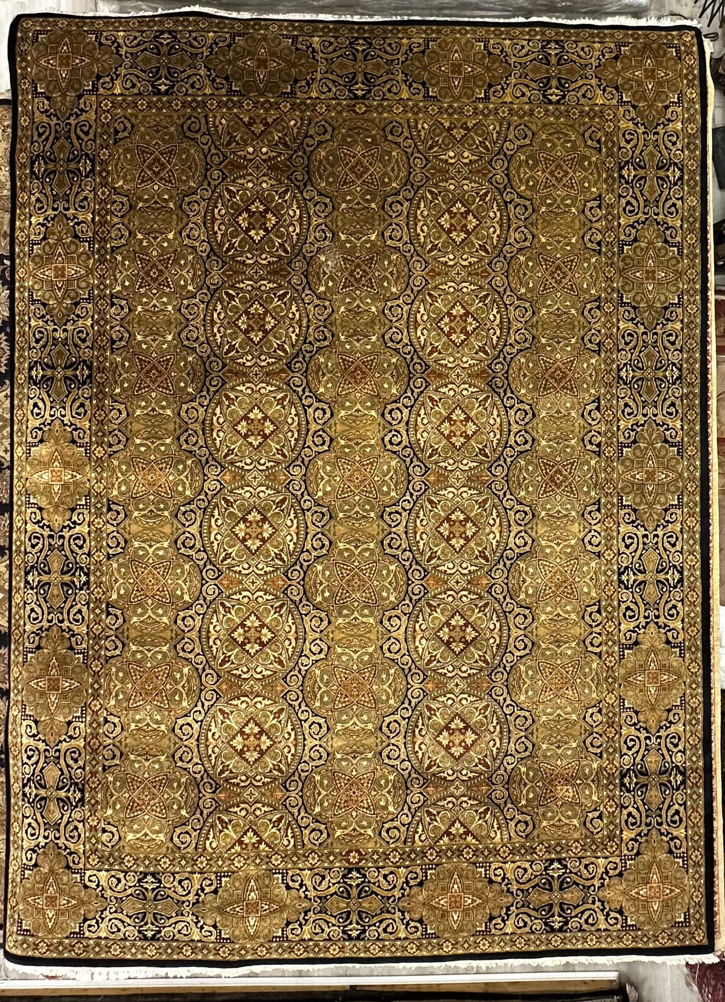 9x12 Handknotted rug