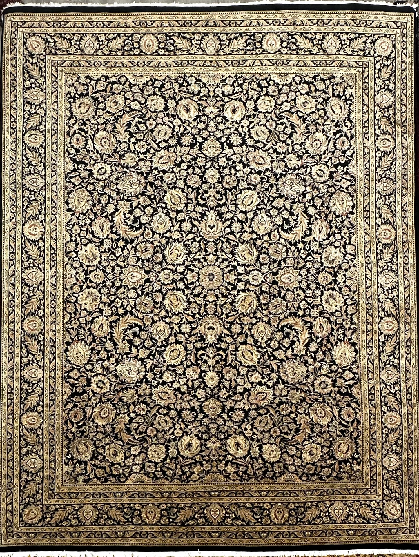 9x12 Handknotted rug