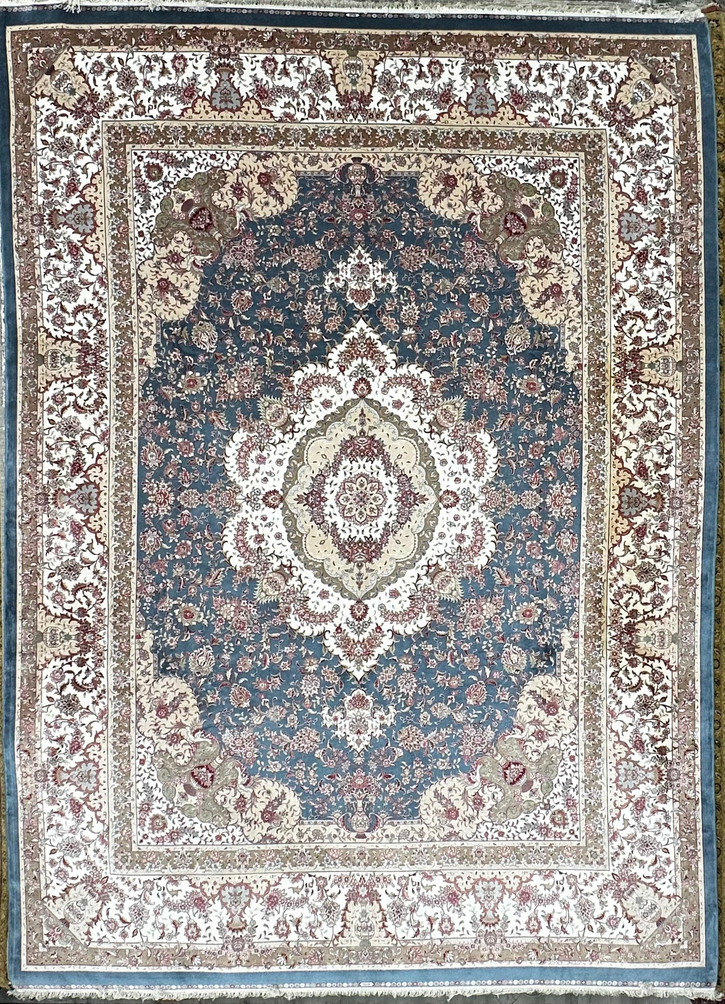 9x12 Handknotted rug